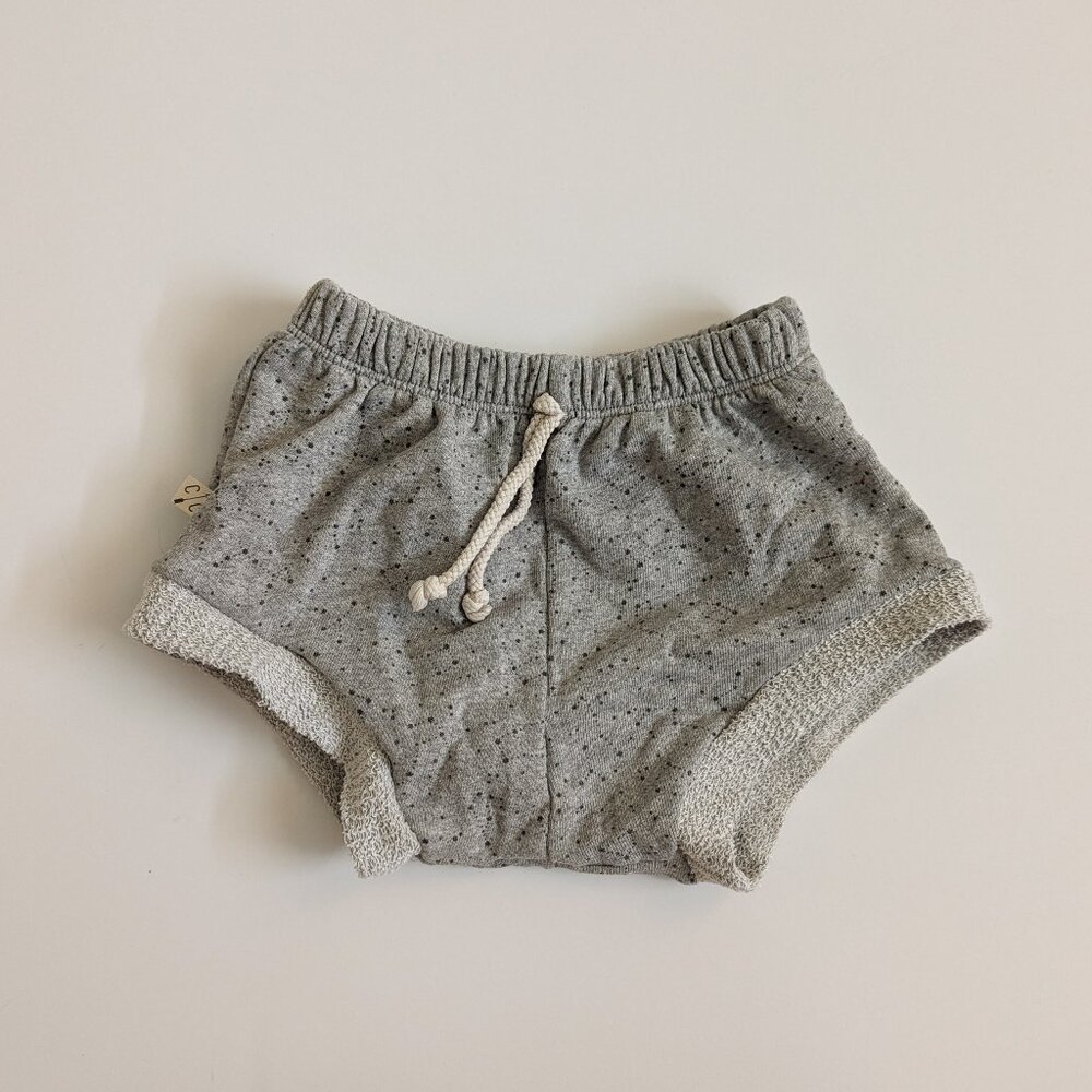 Childhoods shorties in 'constellations' on light gray 5T GUC